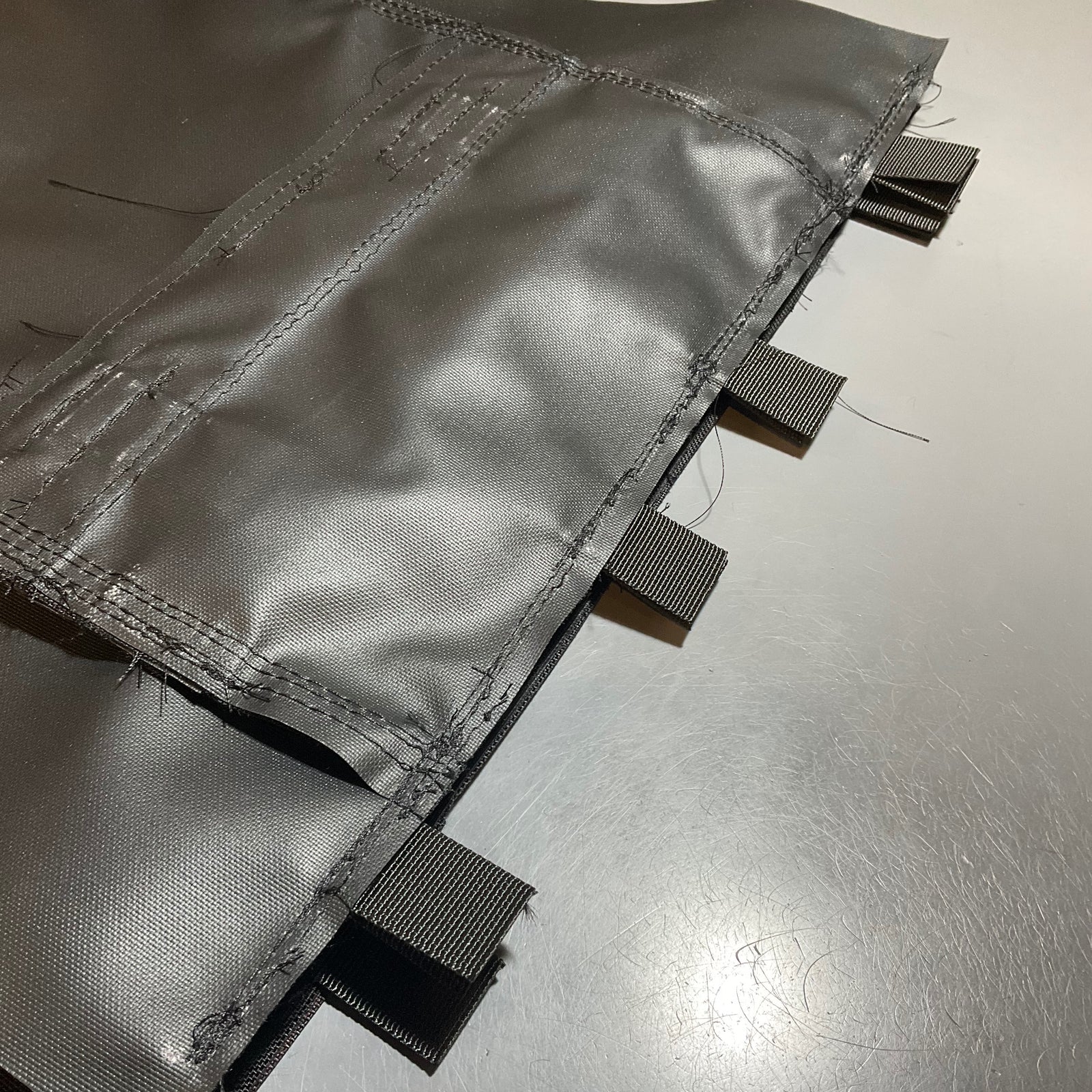 Padded (suitcasable) grab handle