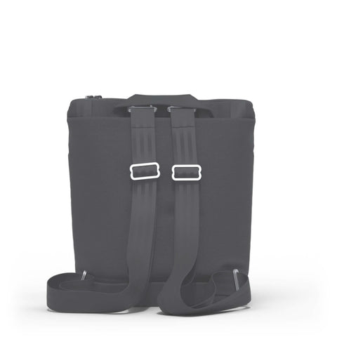 easily converts to a shoulderbag ...