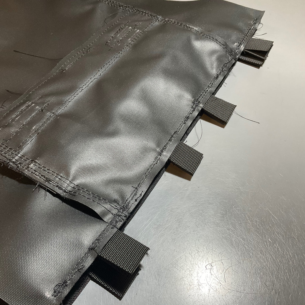 Padded (suitcasable) grab handle