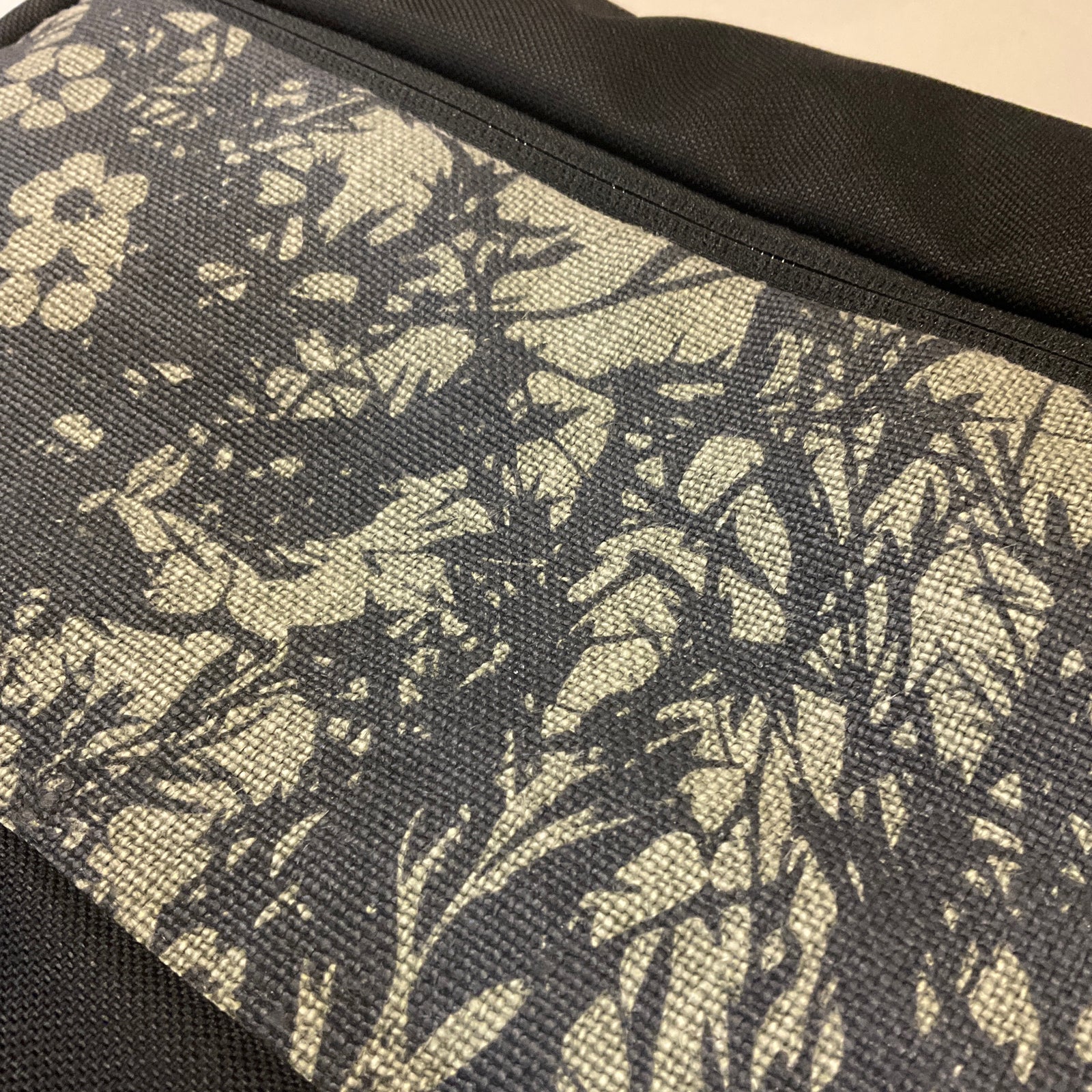 External pockets & key loop